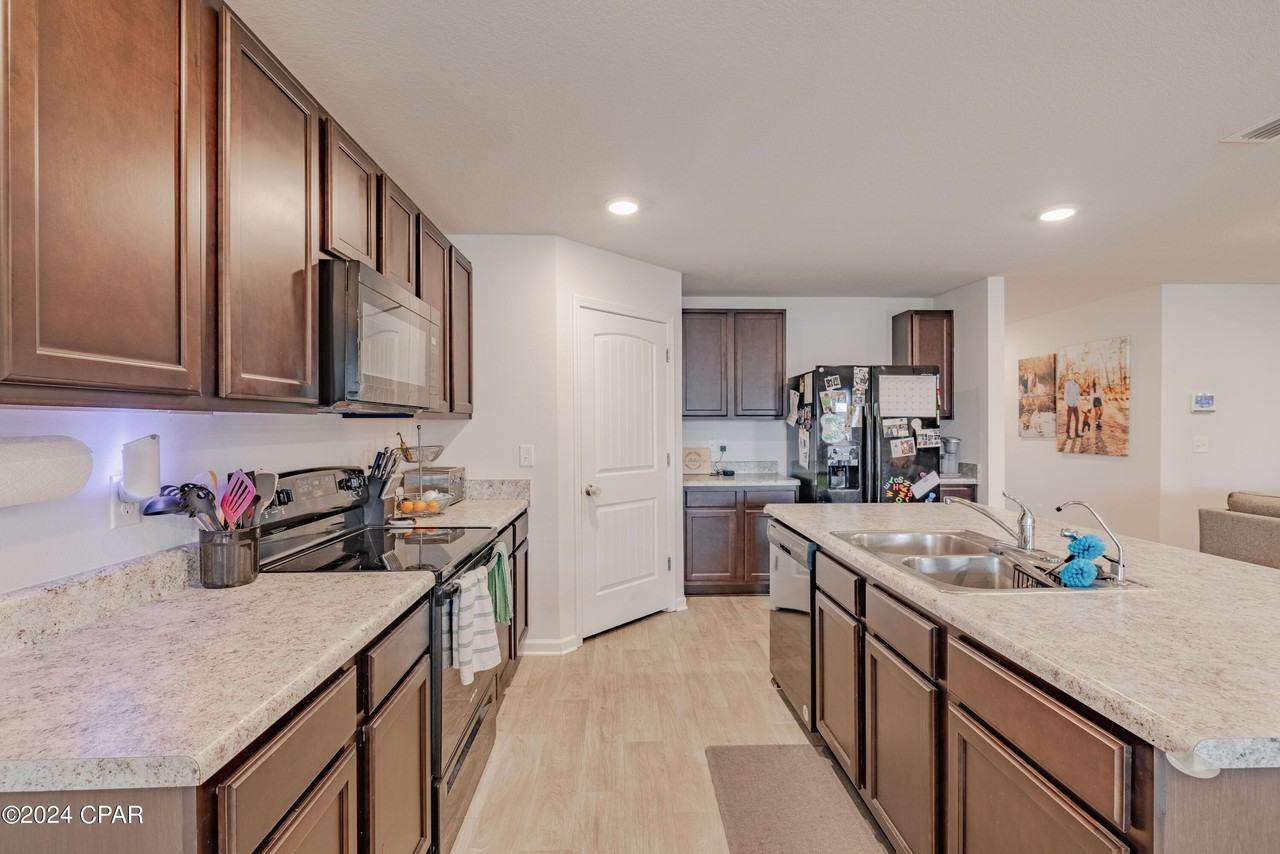 100 Red Bay Road - Photo 5 of 23