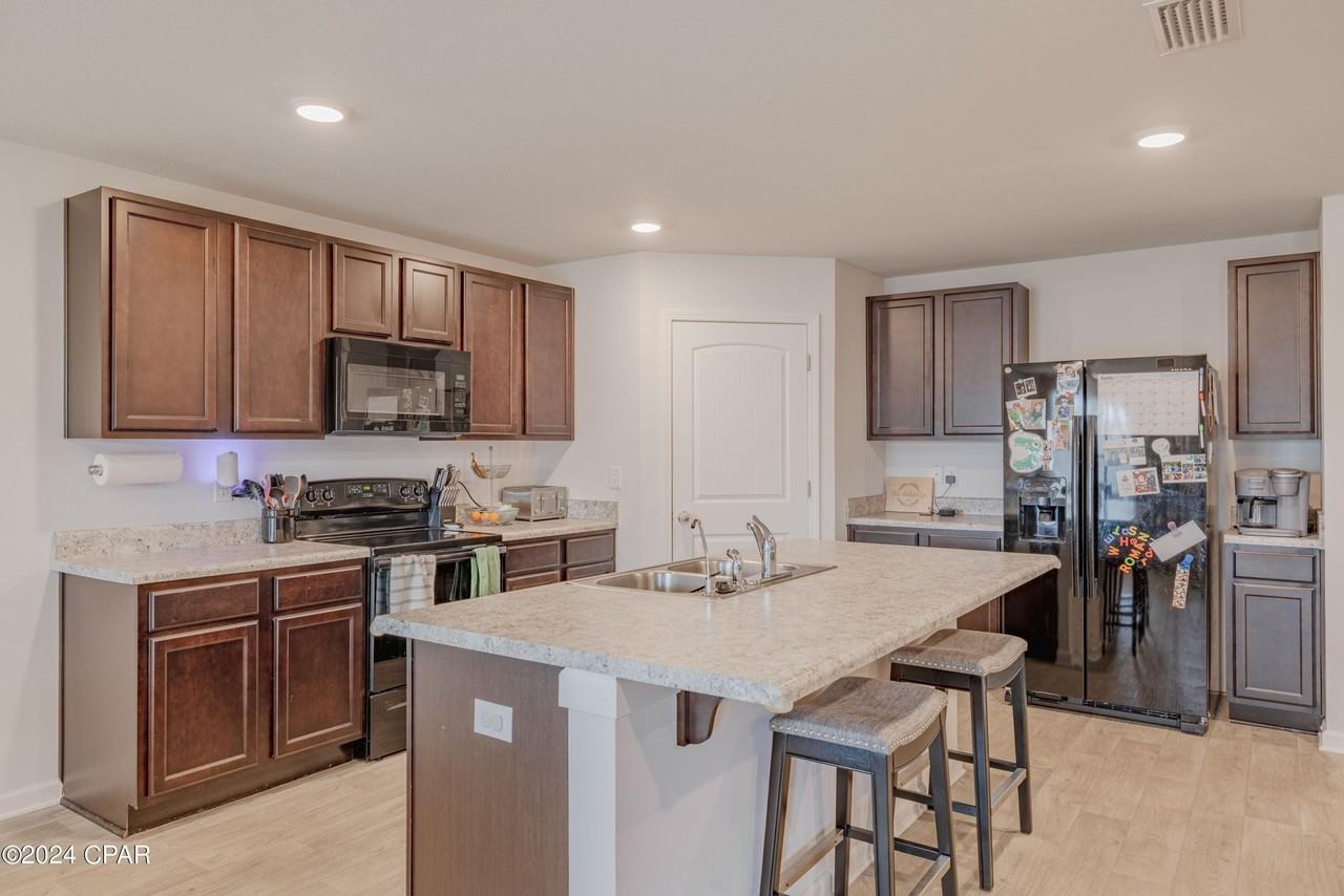 100 Red Bay Road - Photo 6 of 23