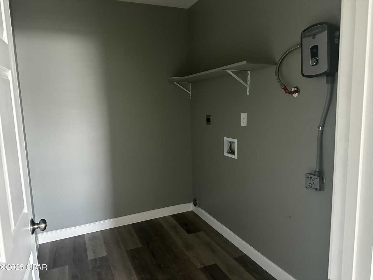 1122 Oak Ave - Photo 6 of 9