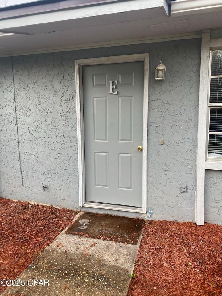 6707 E Highway 22 Apt E #E - Photo 2 of 11