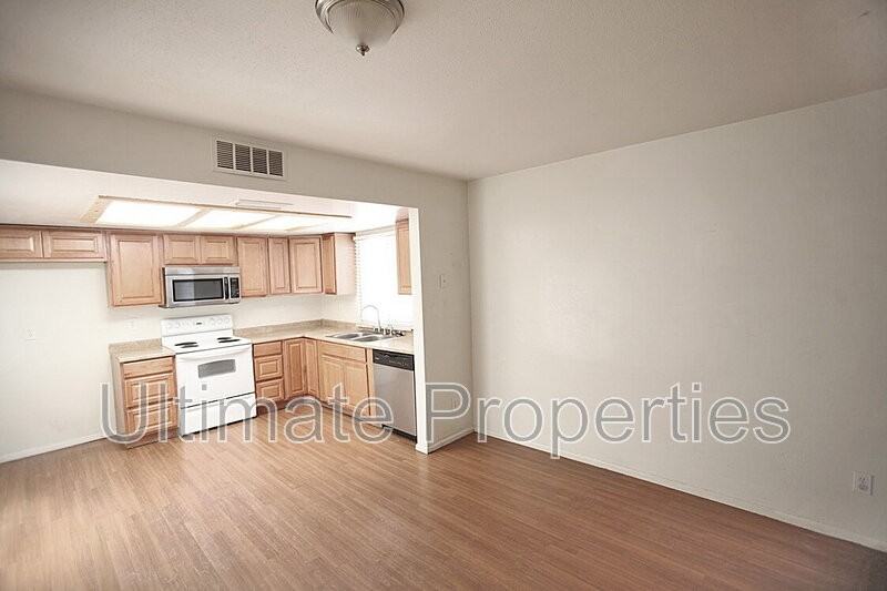 4821 W Altadena Ave - Photo 5 of 15