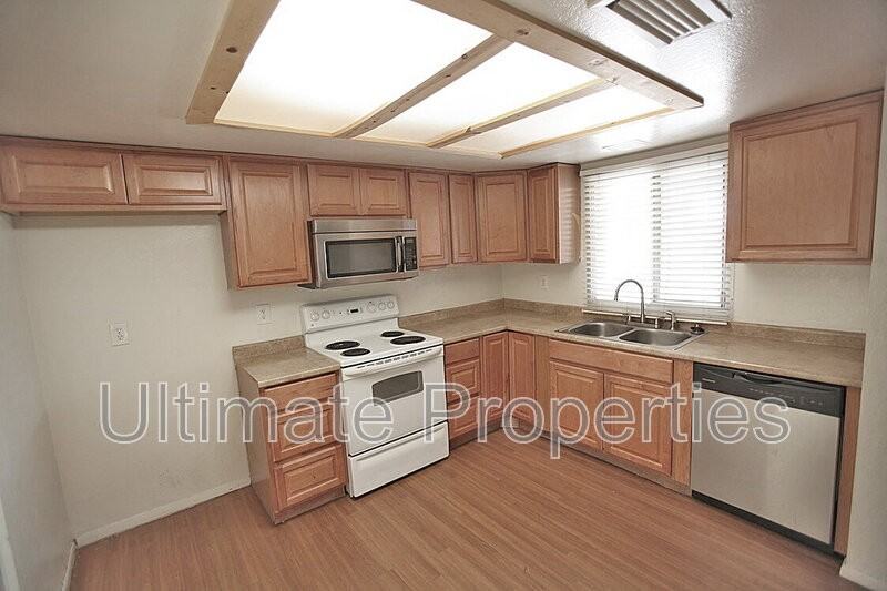 4821 W Altadena Ave - Photo 6 of 15