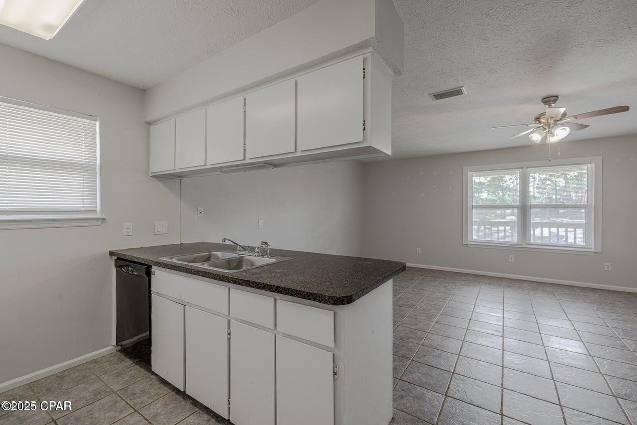 7813 N Lagoon Dr Unit 4h #4H - Photo 7 of 12