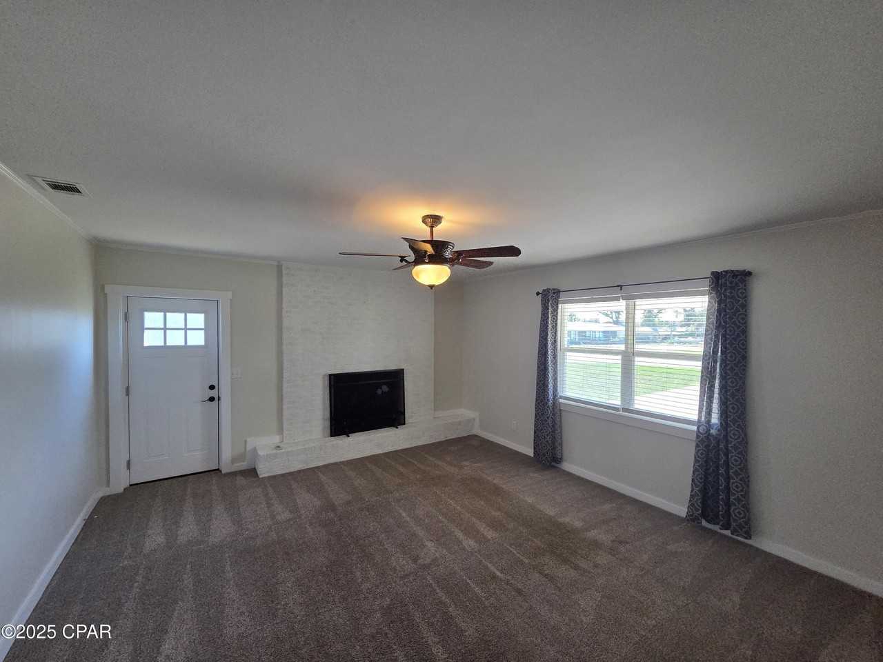 5253 Collins Drive - Photo 7 of 24