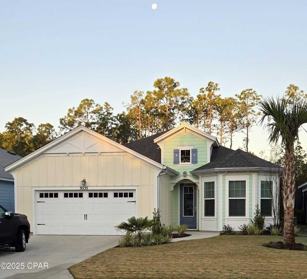 9235 Paradise Dr - Photo 2 of 43