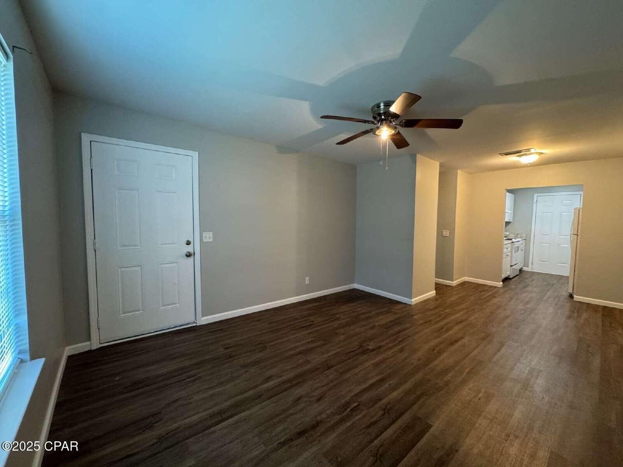 4006 E 11th St Apt D #D - Photo 4 of 12