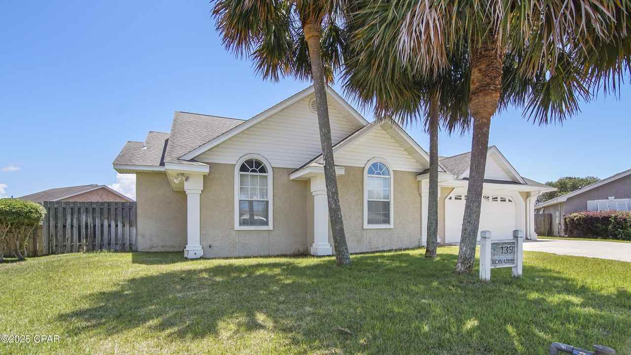 139 Bonaire Dr - Photo 2 of 41