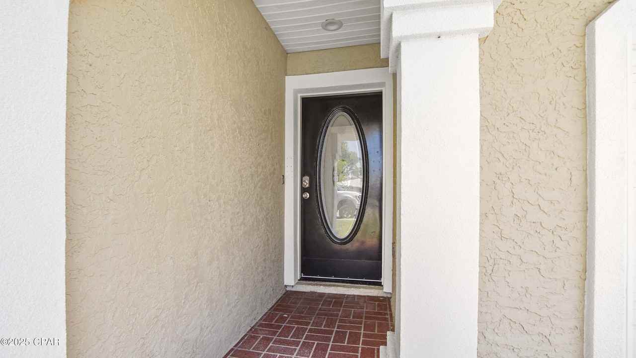 139 Bonaire Dr - Photo 3 of 41