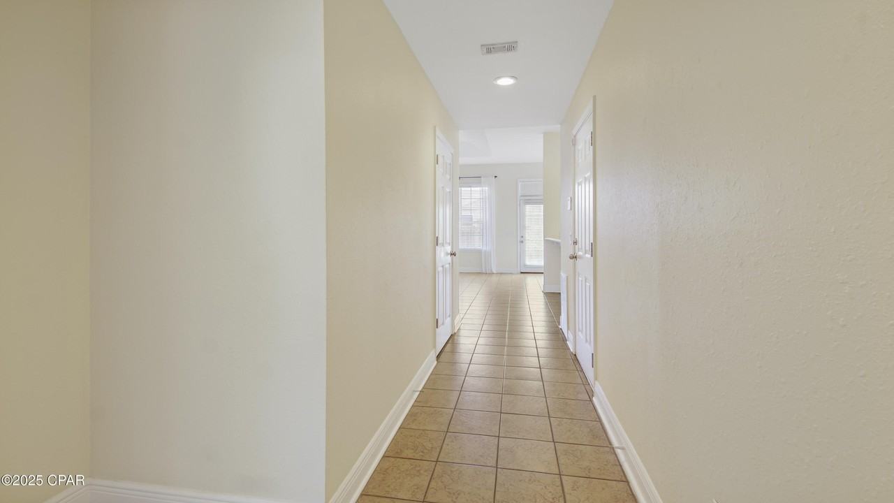 139 Bonaire Dr - Photo 4 of 41