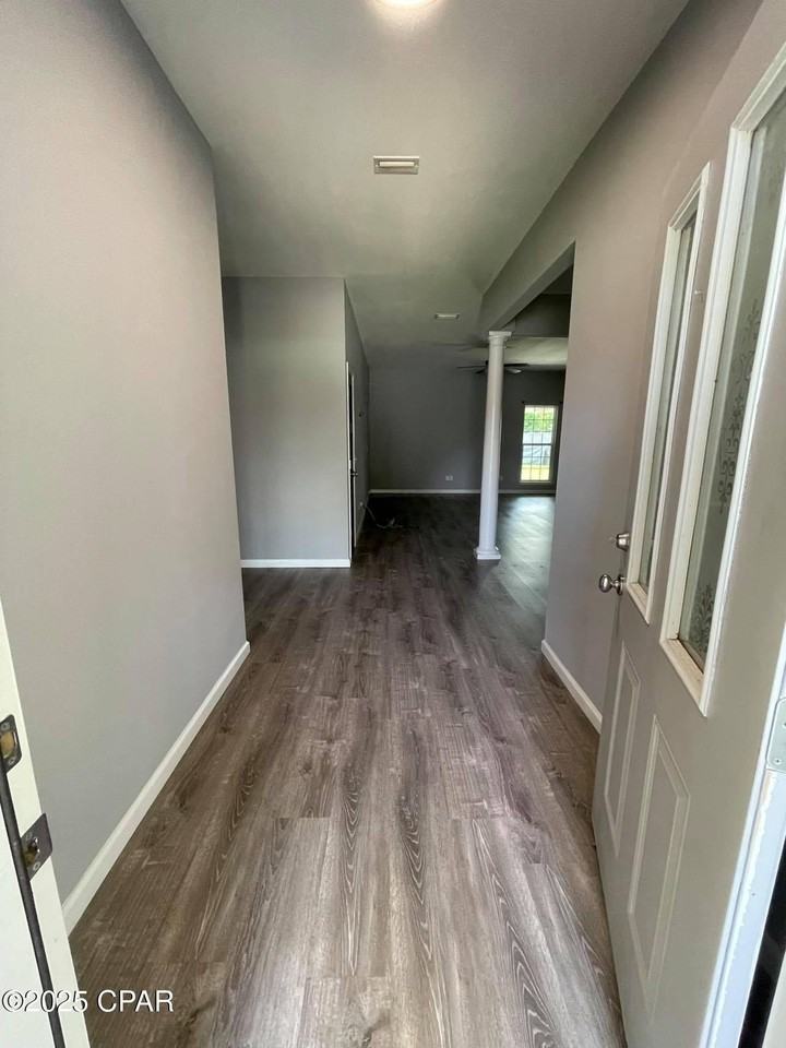 245 Woodlawn Ct - Photo 2 of 23