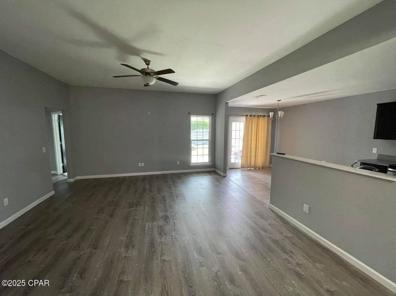 245 Woodlawn Ct - Photo 4 of 23