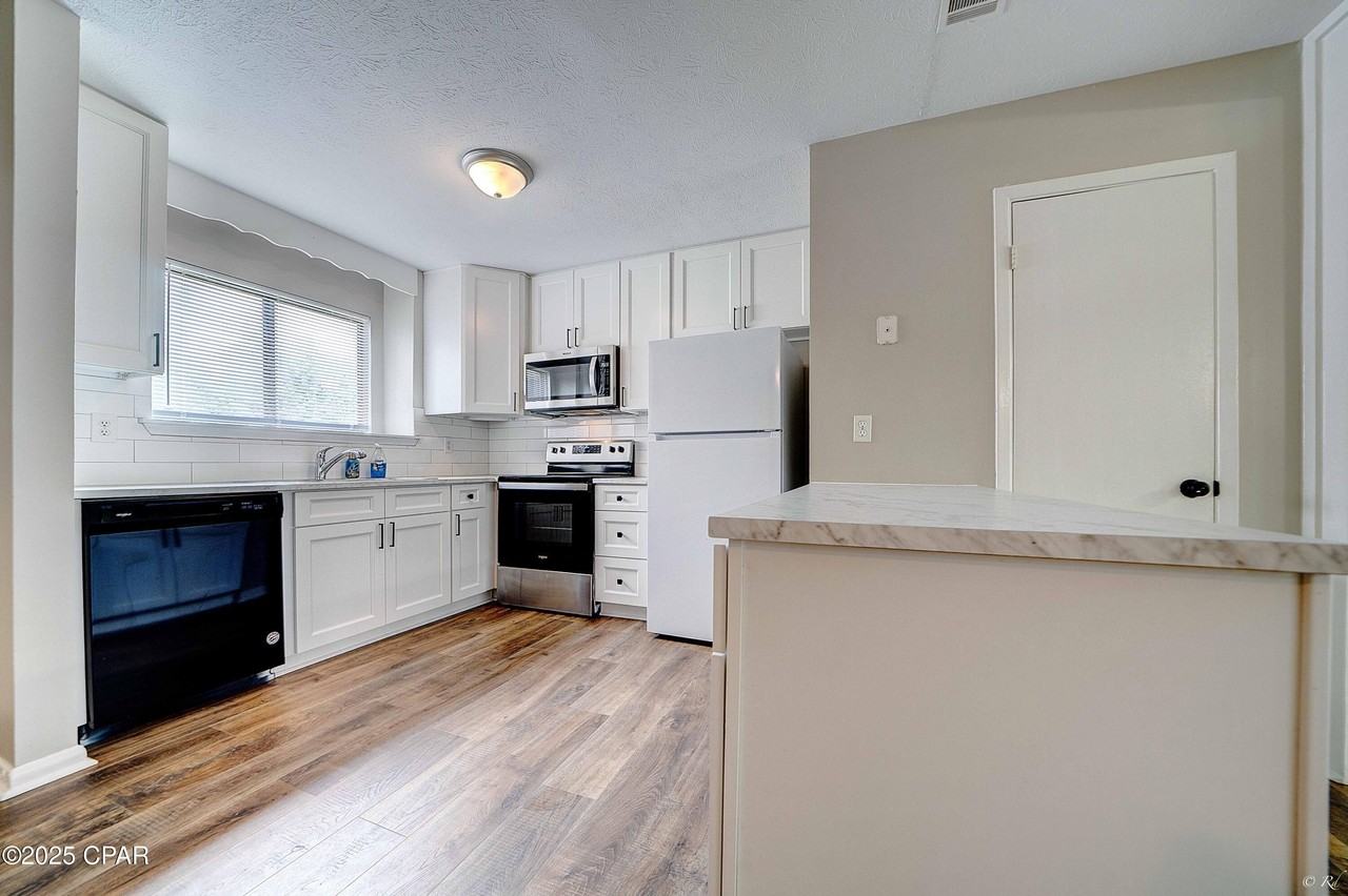 3108 East Baldwin Road - Photo 3 of 21