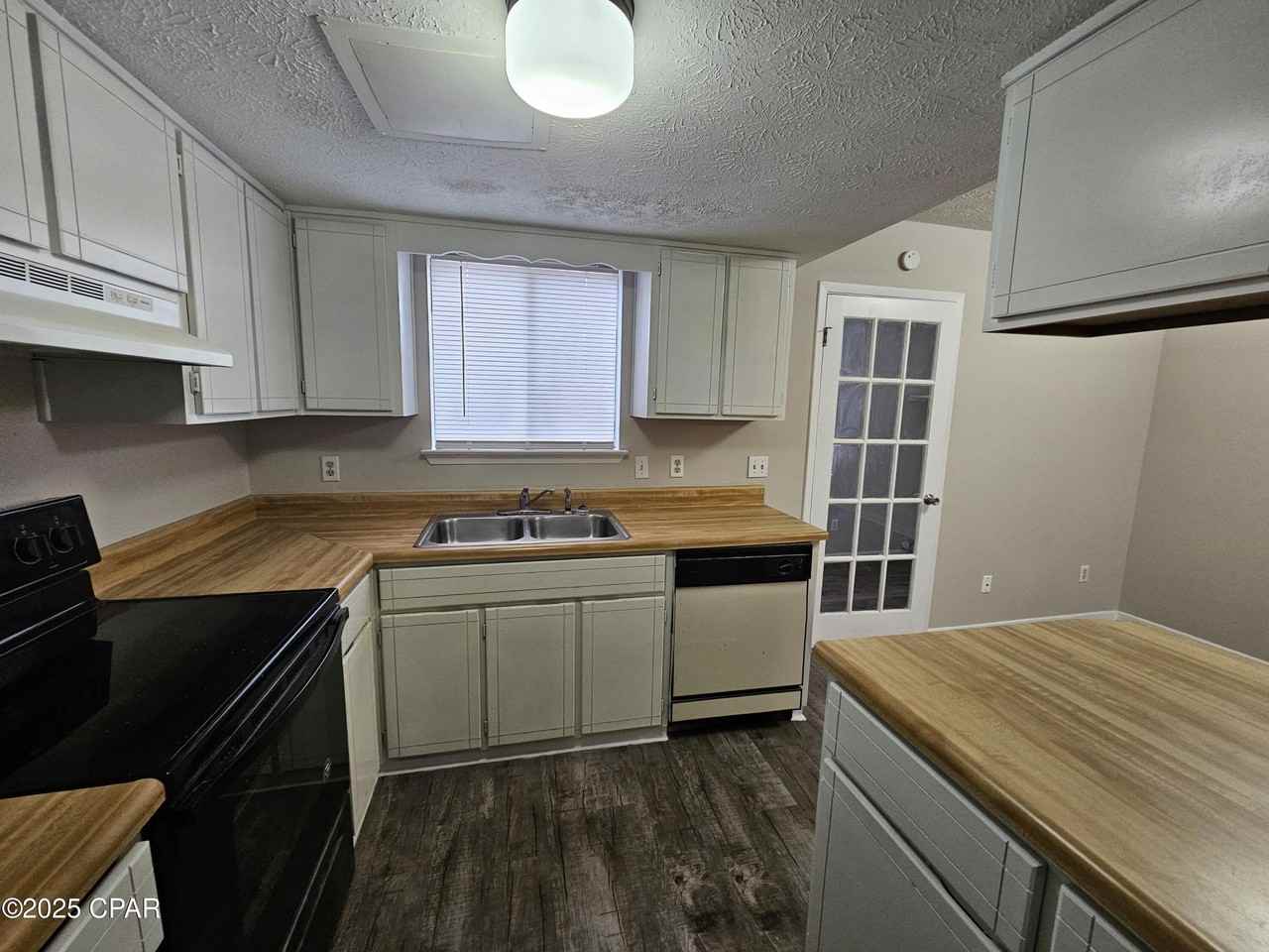 6405 Lenawee Street - Photo 3 of 11