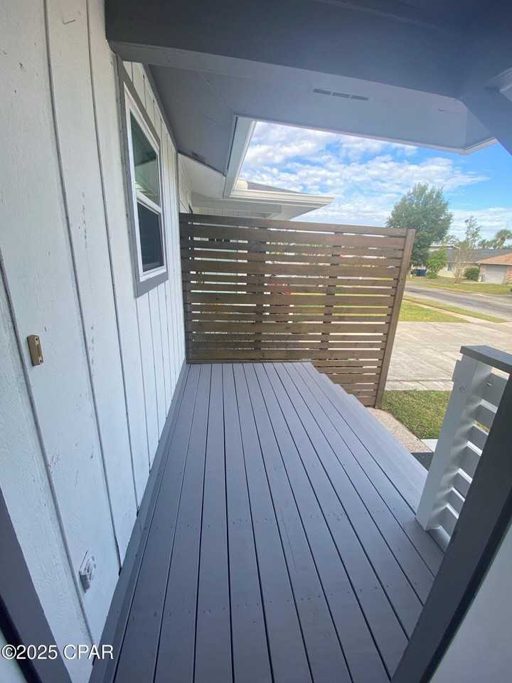 1021 11th Court - Photo 2 of 10