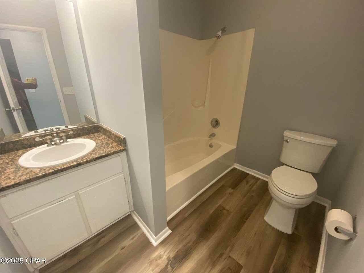 1021 11th Court - Photo 7 of 10