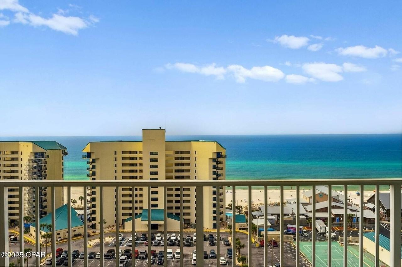 9860 S Thomas Dr Unit 1221 #1221 - Photo 5 of 39