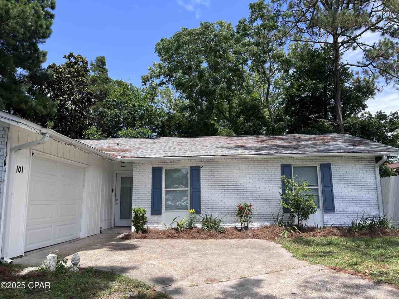 101 Villa Court - Photo 2 of 9