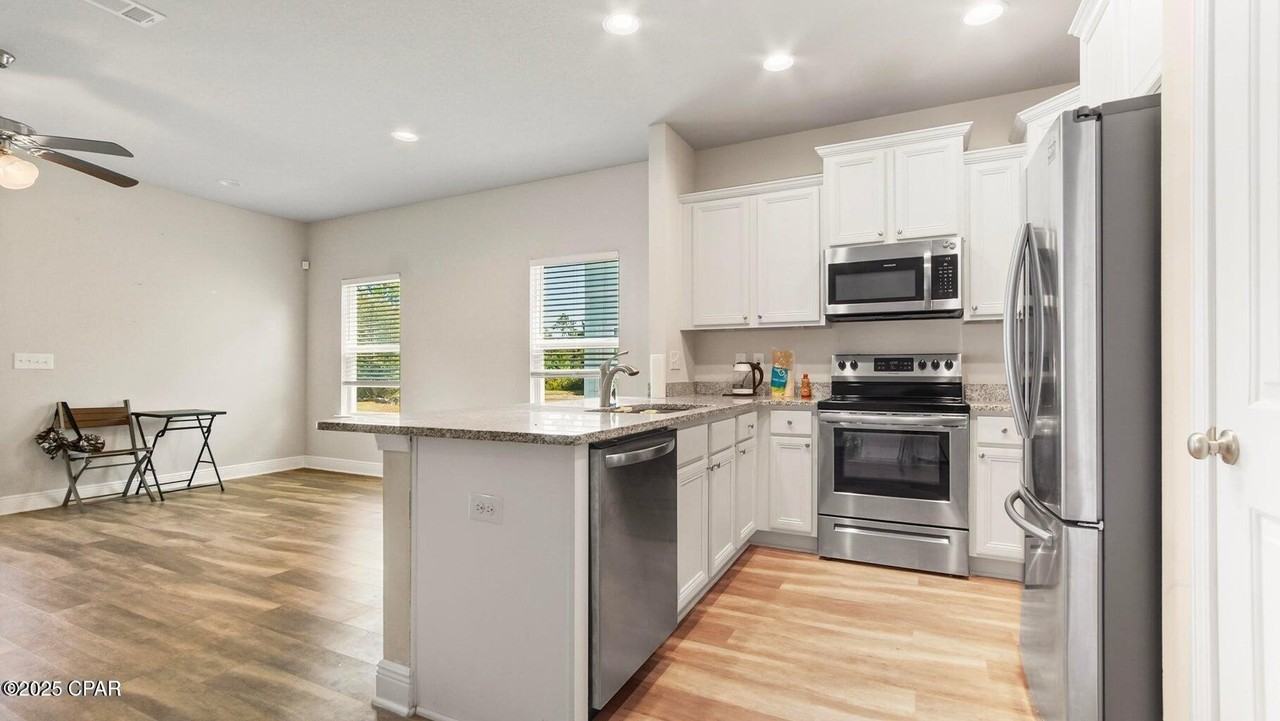 65 Crossing Ln Unit F #F - Photo 2 of 6