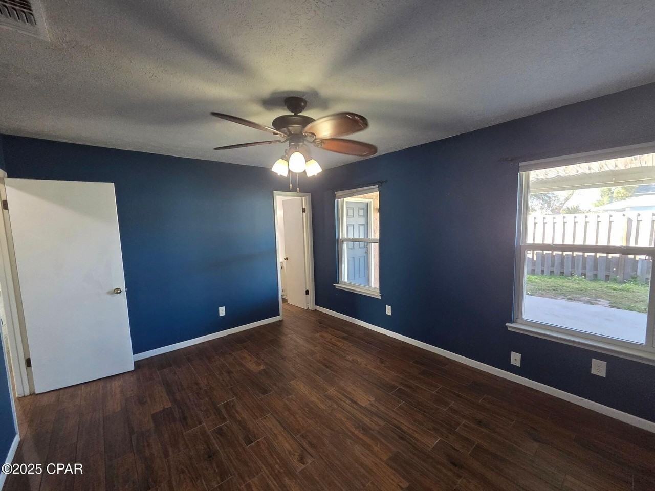 209 South Maryella Avenue - Photo 5 of 14