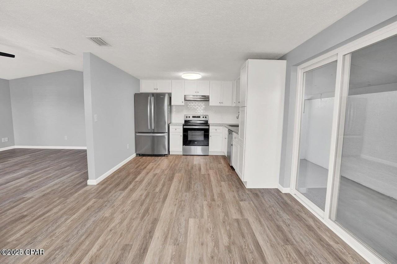 6325 Pridgen St - Photo 3 of 13