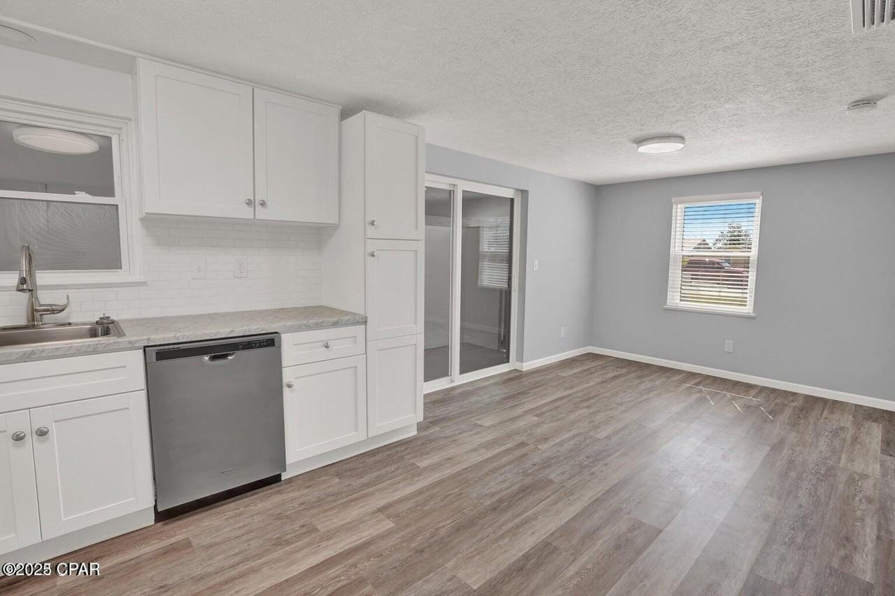 6325 Pridgen St - Photo 5 of 13