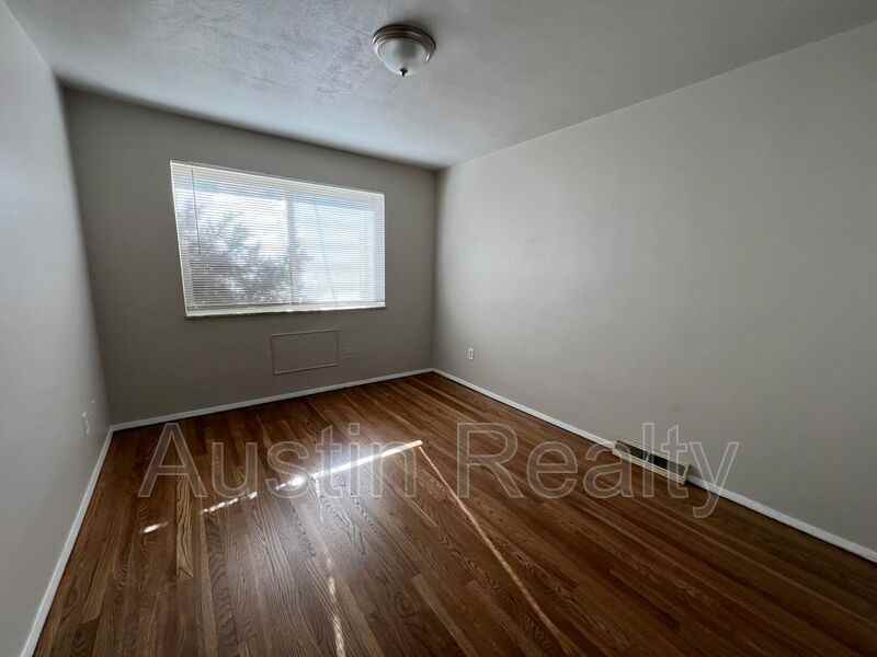 9111 Olive Blvd #1A - Photo 6 of 8