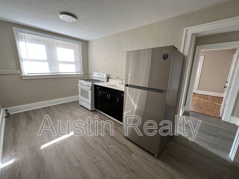 2175A S Big Bend Blvd - Photo 2 of 8