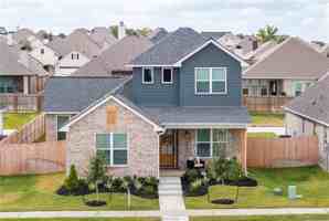 featured image of 4002 Etonbury Avenue