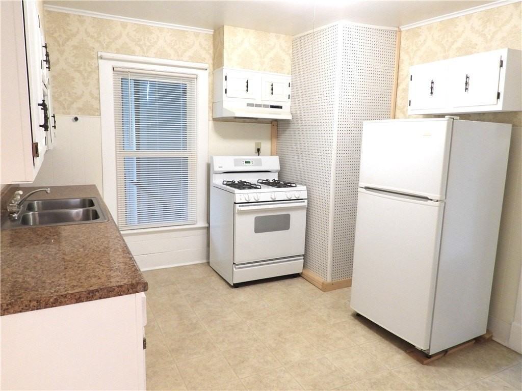 119 River St Apt 4 #4 - Photo 6 of 26