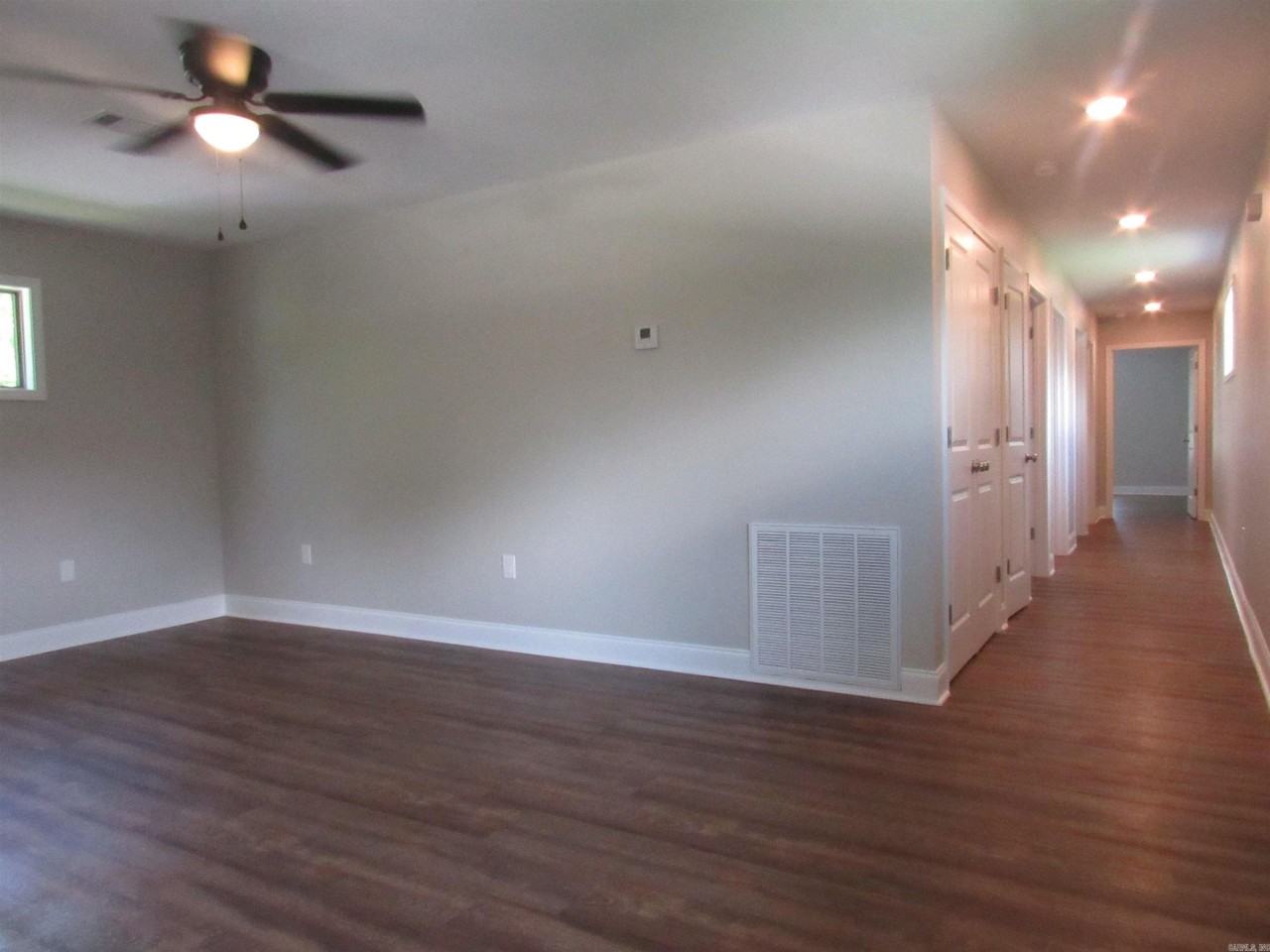 1515 Stamps St - Photo 2 of 17