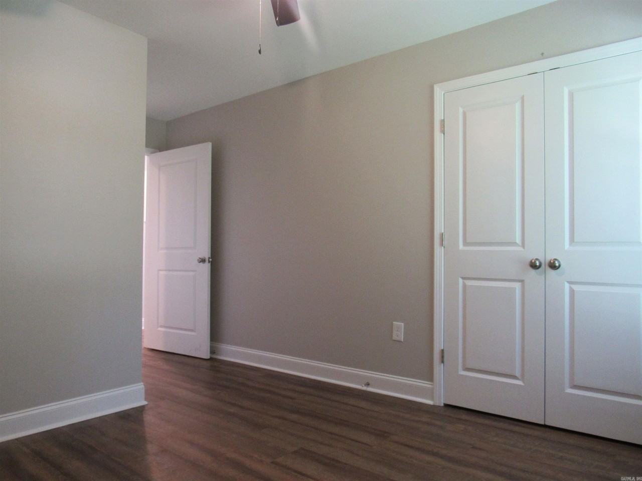 1515 Stamps St - Photo 6 of 17