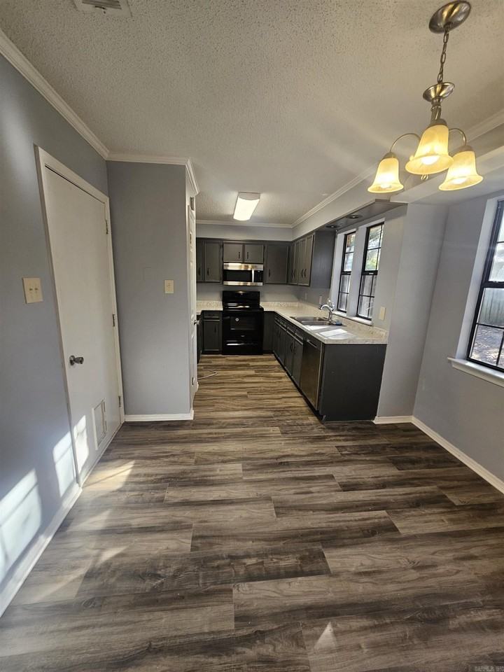 3501 Henson Pl - Photo 4 of 22