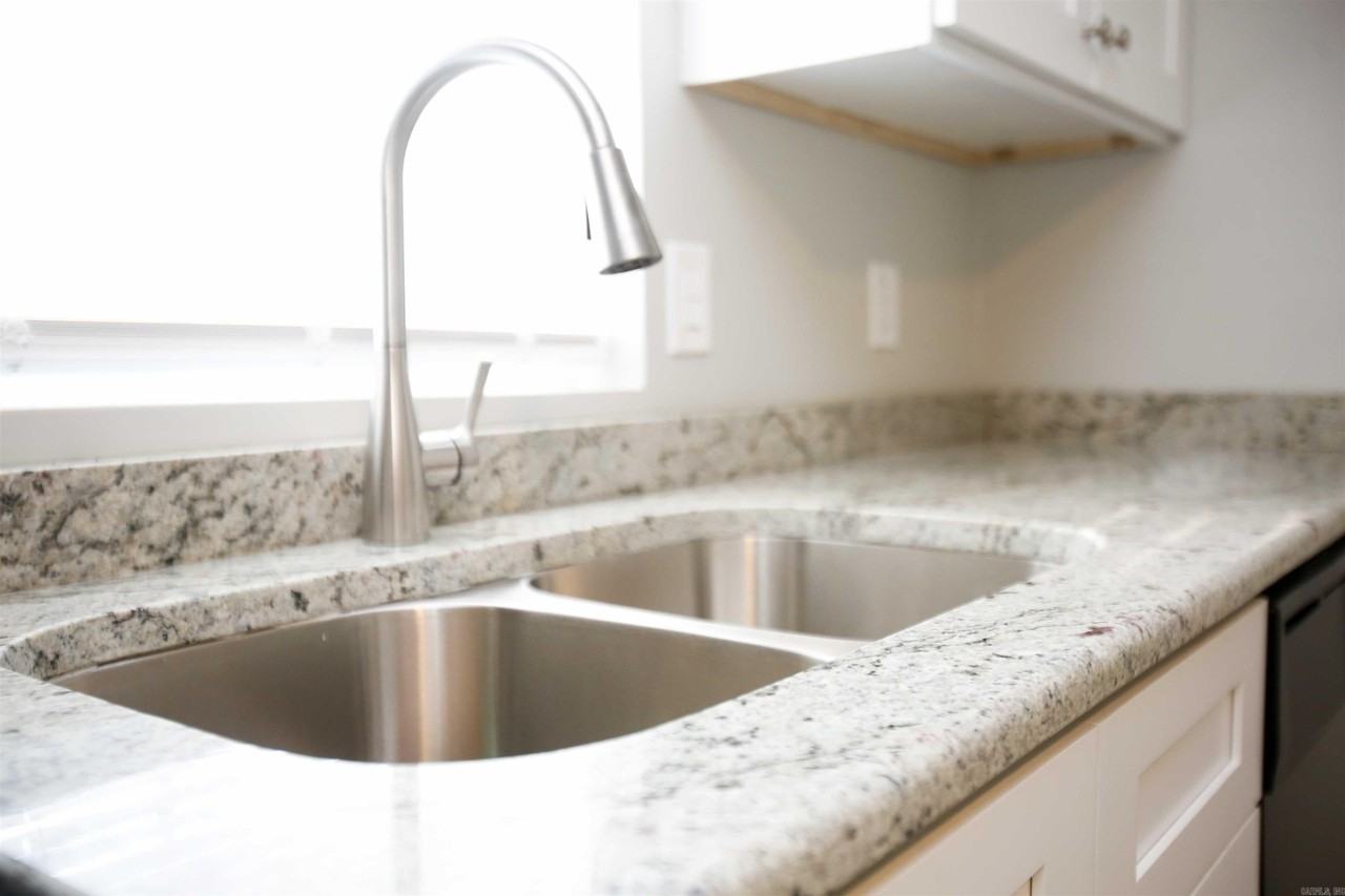 514 Pollock St - Photo 5 of 19