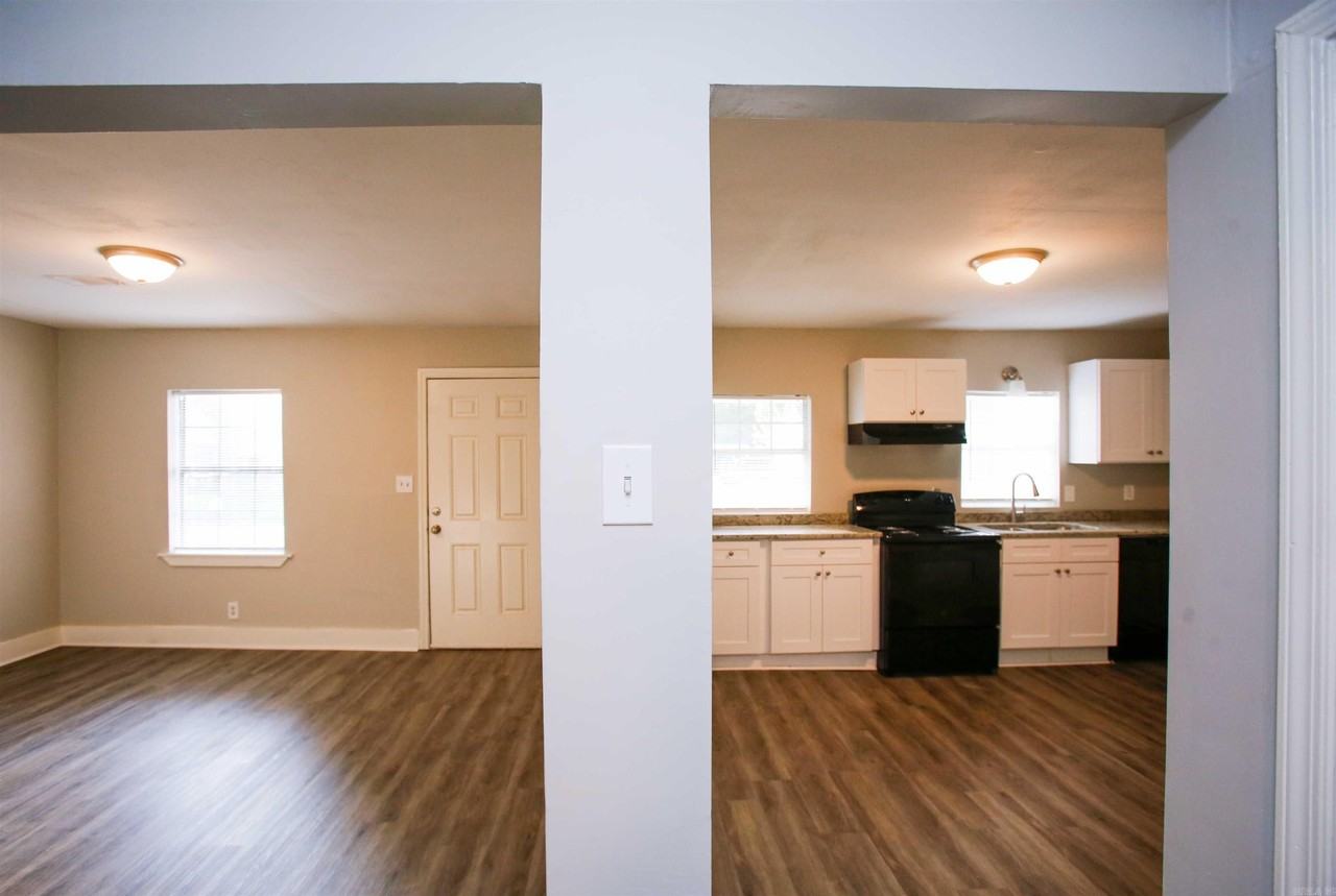 514 Pollock St - Photo 6 of 19