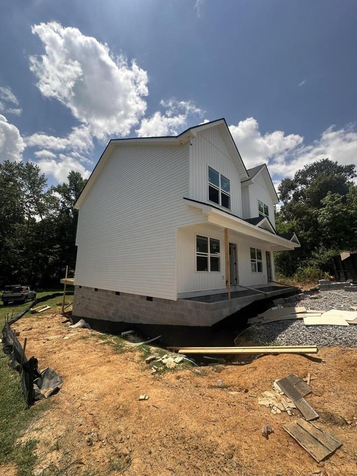 40 East Ave - Photo 3 of 14