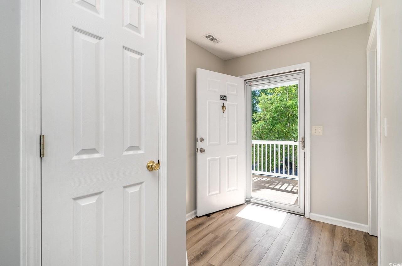 651 Woodmoor Dr - Photo 4 of 35