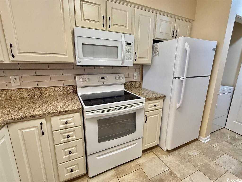 635 Waterway Village Blvd - Photo 5 of 37