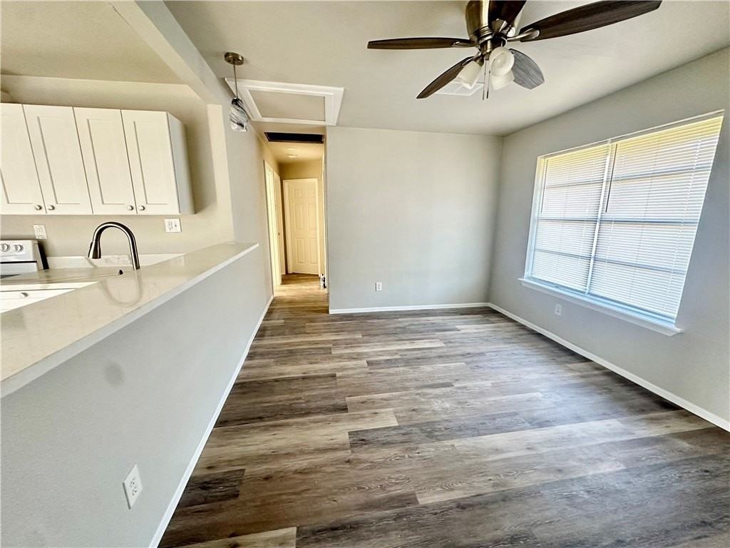 2552 Avenue B - Photo 4 of 13