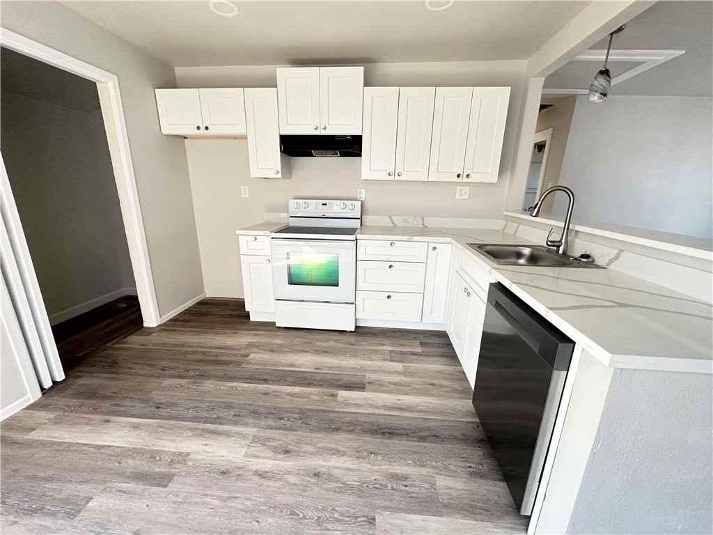 2552 Avenue B - Photo 6 of 13