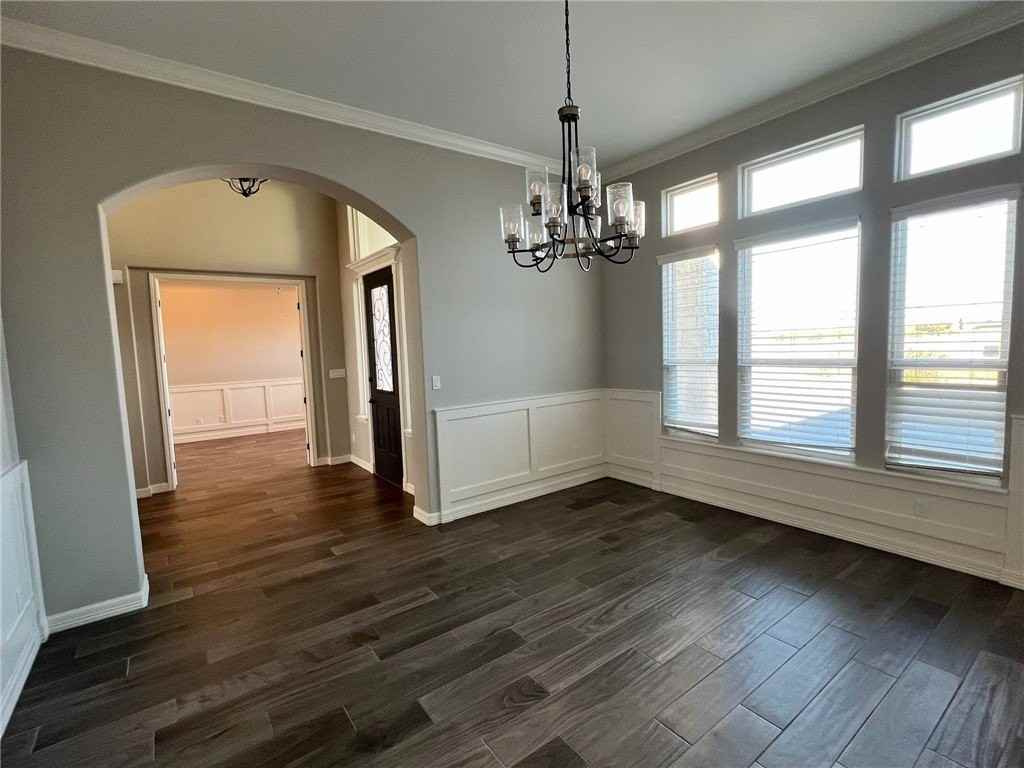 6618 Wesley Way - Photo 5 of 38