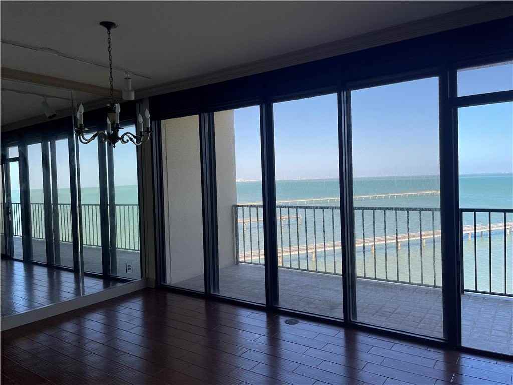 4350 Ocean Dr Apt 303 #303 - Photo 6 of 18