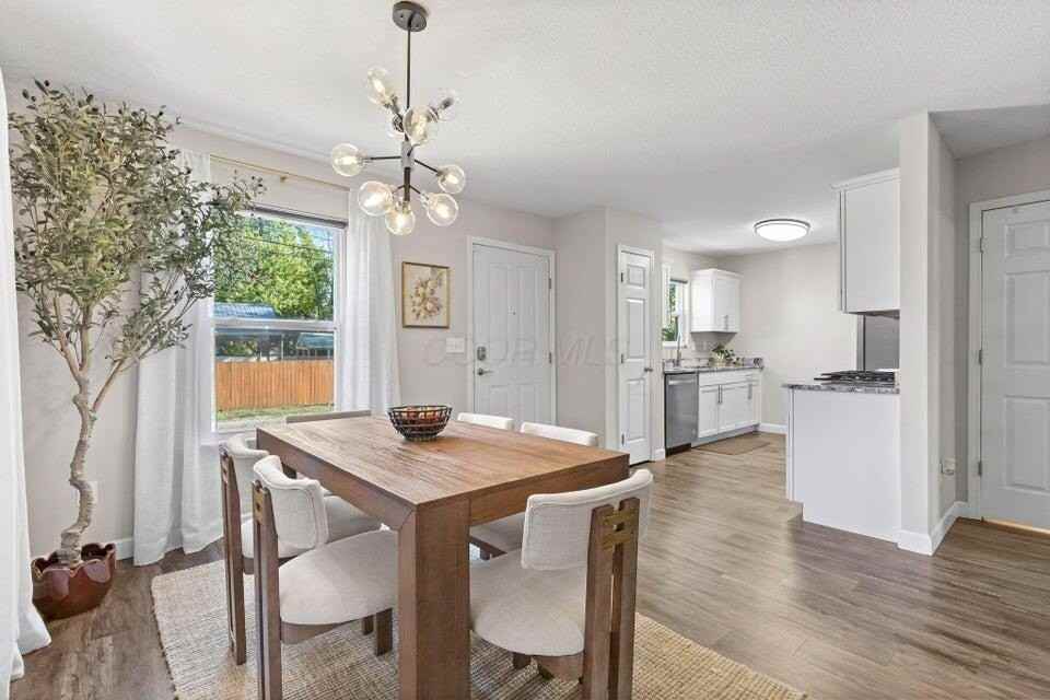 484 Linwood Ave - Photo 3 of 19