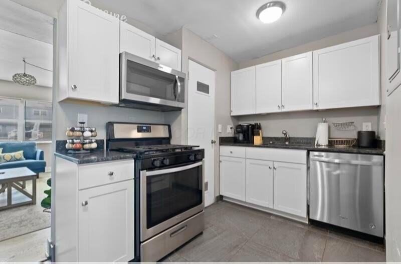 464 E Norwich Ave #464D - Photo 5 of 10