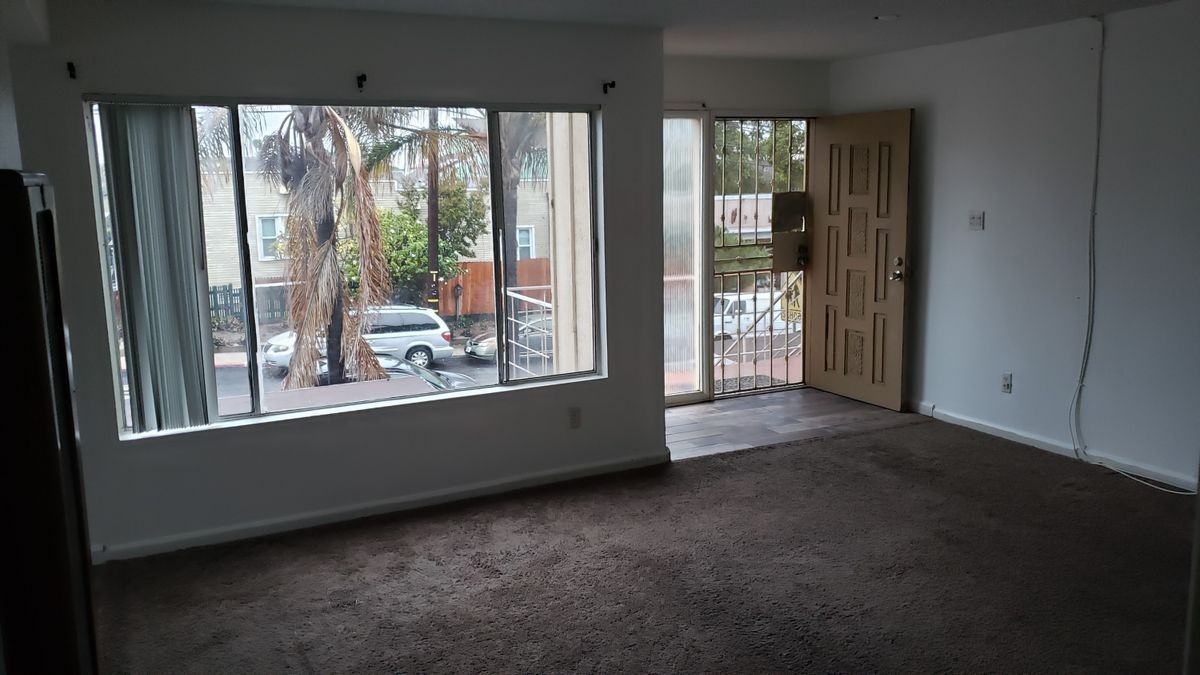 637 West 32nd Street - Photo 2 of 9