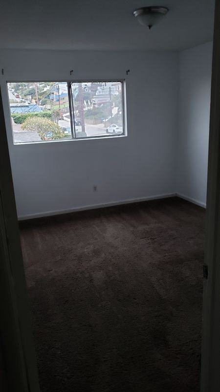 637 West 32nd Street - Photo 7 of 9