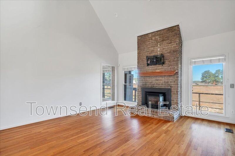 695 Cedar Pt - Photo 6 of 45