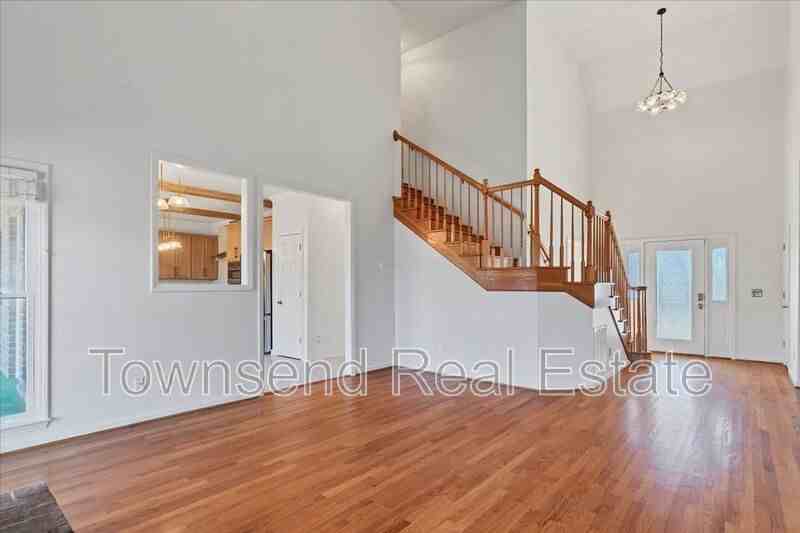 695 Cedar Pt - Photo 7 of 45