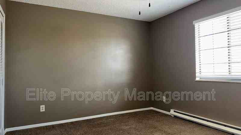 25 Royal Crest Dr #D - Photo 7 of 15