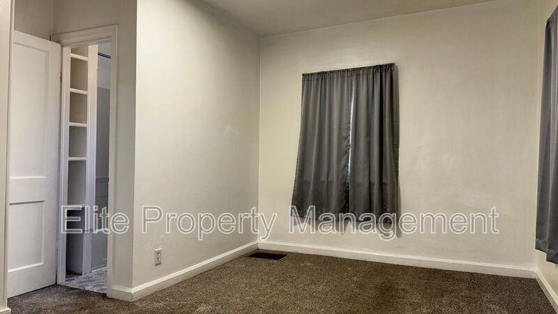 910 E Mesa Ave - Photo 5 of 12