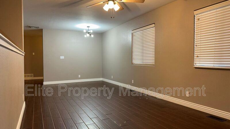 788 S Knox Dr - Photo 3 of 29